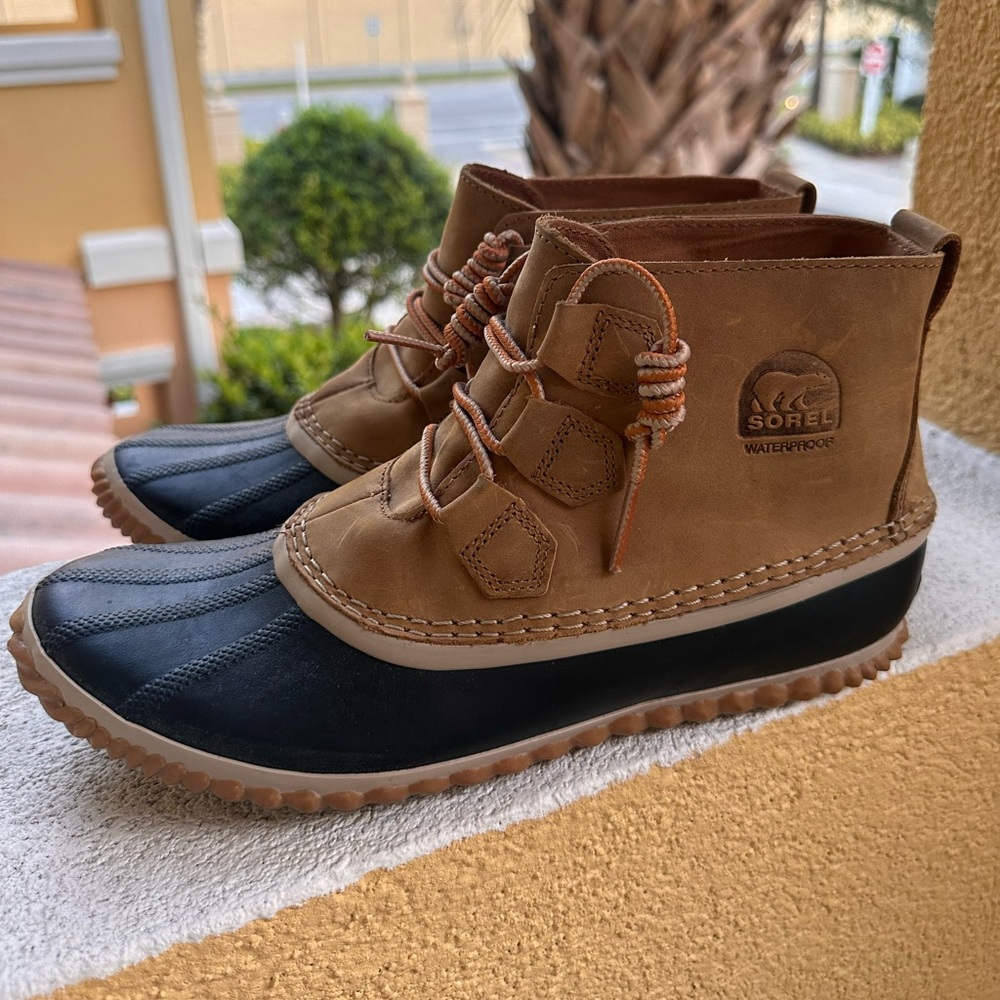 Sorel Out & About Women’s 10 ~ NEW